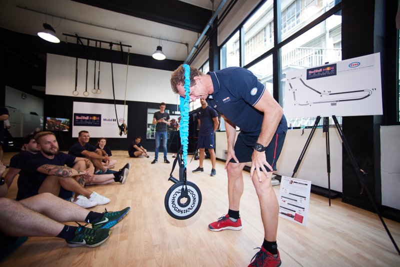 Whyte trying out the neck weights. Photo credit: Guido De Bortoli/Mobil 1
